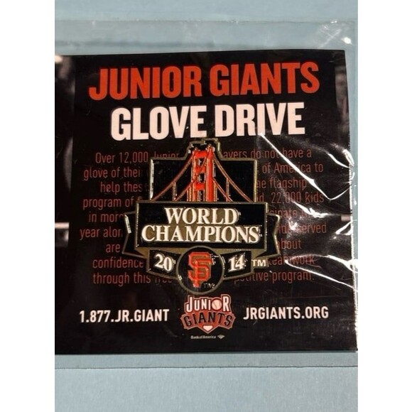 2014 San Francisco Giants World Champions pin- Jr Giants Glove drive -New - Picture 2 of 2